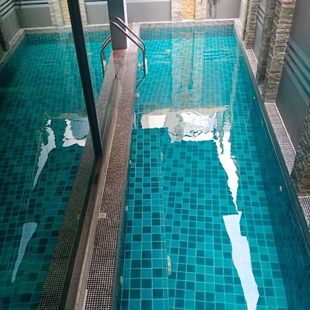 J Residence Thonglor 8 Бангкок Екстер'єр фото