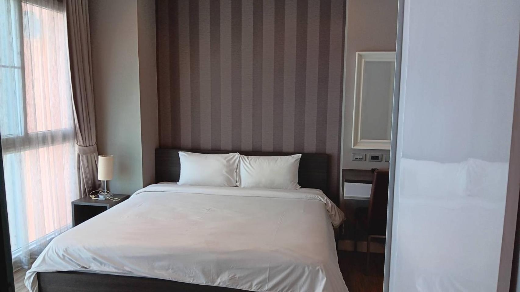 J Residence Thonglor 8 Бангкок Екстер'єр фото
