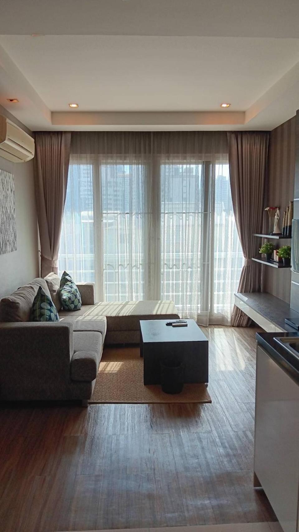 J Residence Thonglor 8 Бангкок Екстер'єр фото
