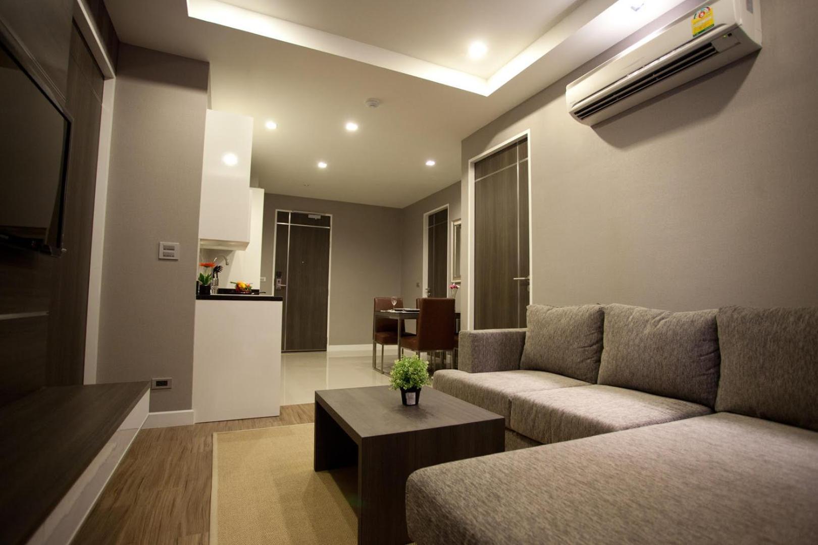 J Residence Thonglor 8 Бангкок Екстер'єр фото