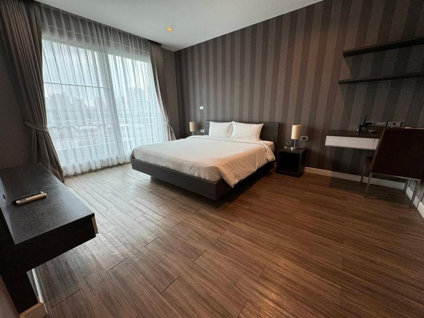 J Residence Thonglor 8 Бангкок Екстер'єр фото