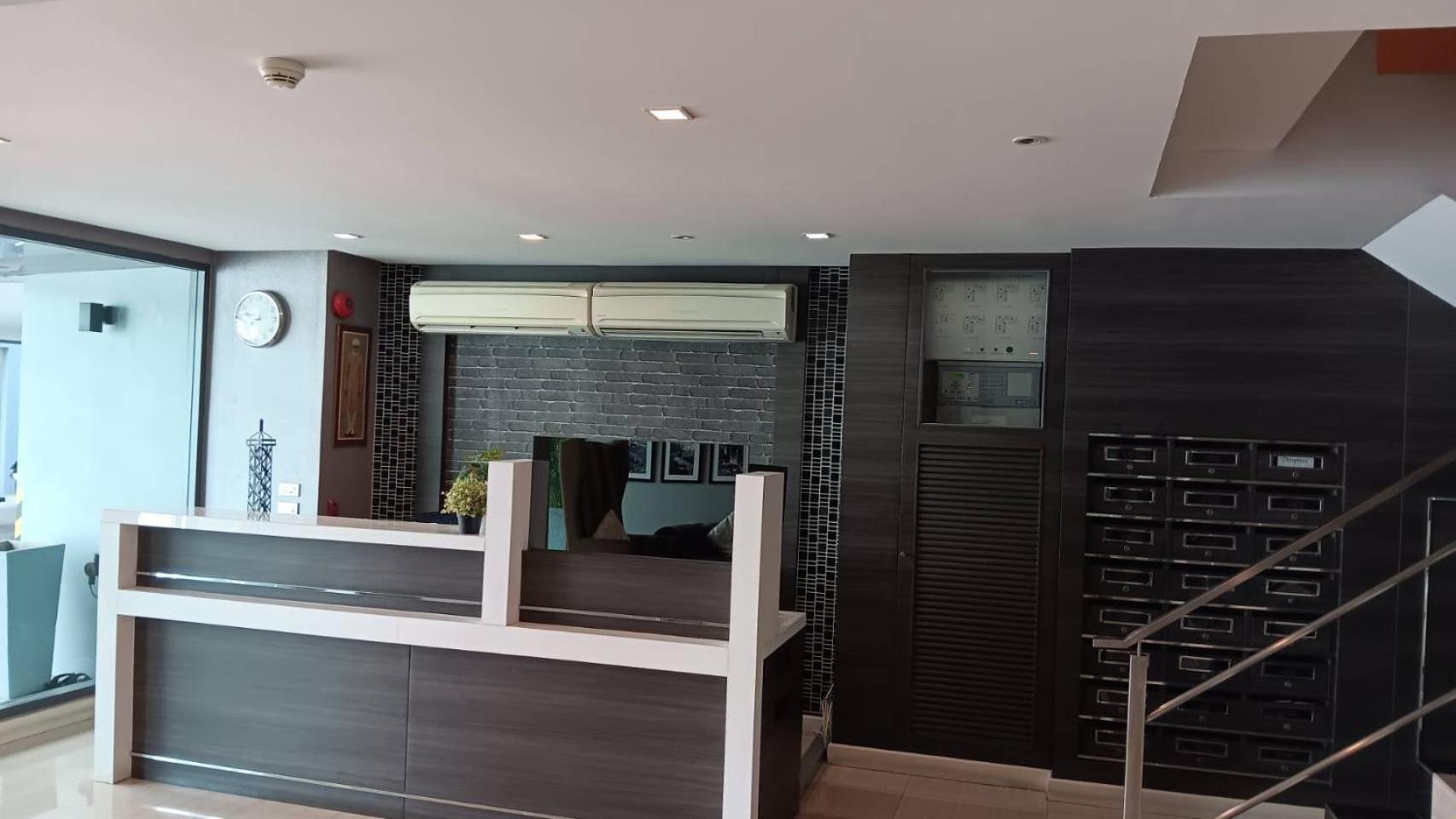 J Residence Thonglor 8 Бангкок Екстер'єр фото