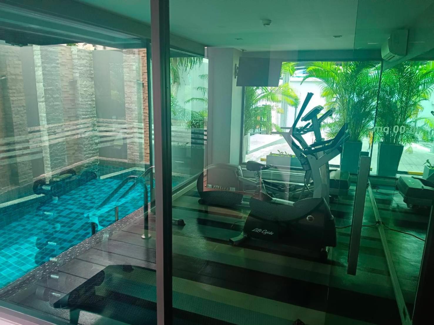 J Residence Thonglor 8 Бангкок Екстер'єр фото